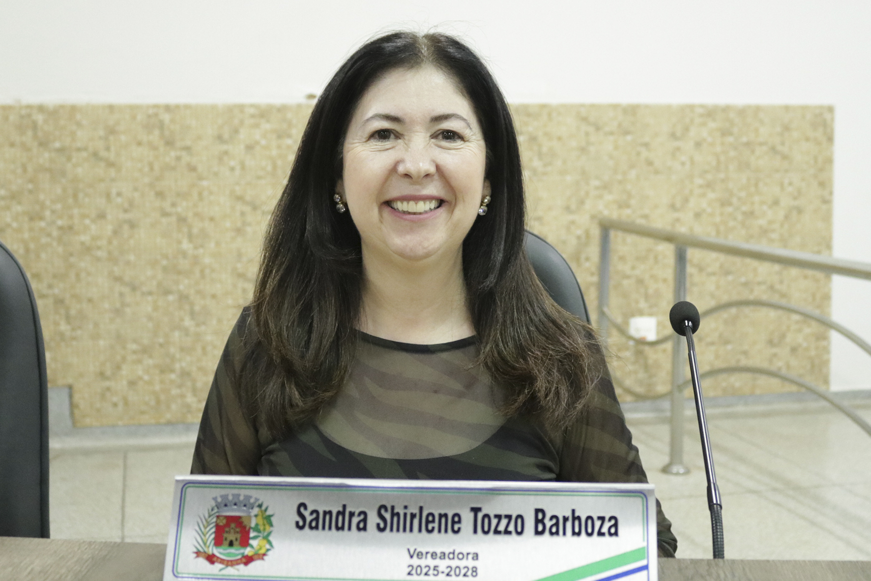 Alunos da Escola Gabriel Hernandez recebem homenagem do Legislativo